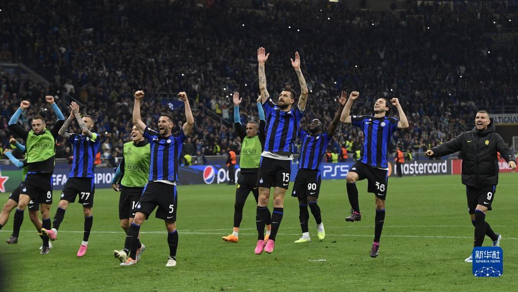 数据网站分析字母哥未来：三成概率留队，三成概率去尼克斯（数据模型研判字母哥去向：留队30%，加盟尼克斯30%）