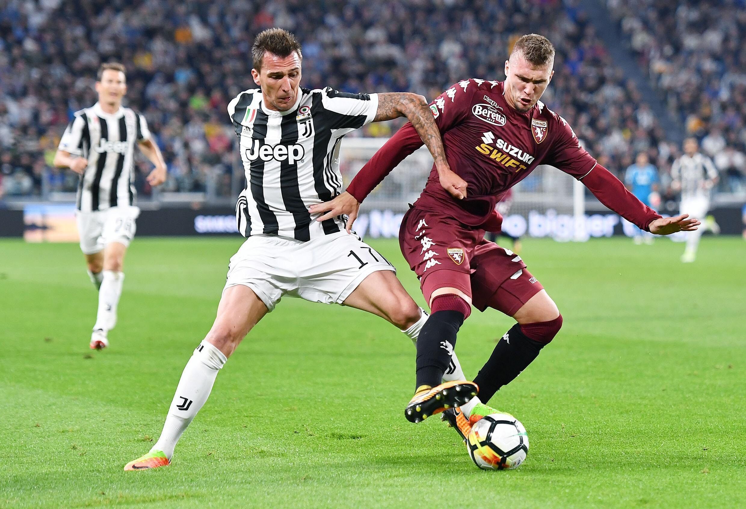 内格雷拉案件再掀风波：拉波尔塔作证后沉默离场，梅西话题意外抢镜（内格雷拉案再起波澜：拉波尔塔出庭作证后默然离场，梅西话题意外抢镜）