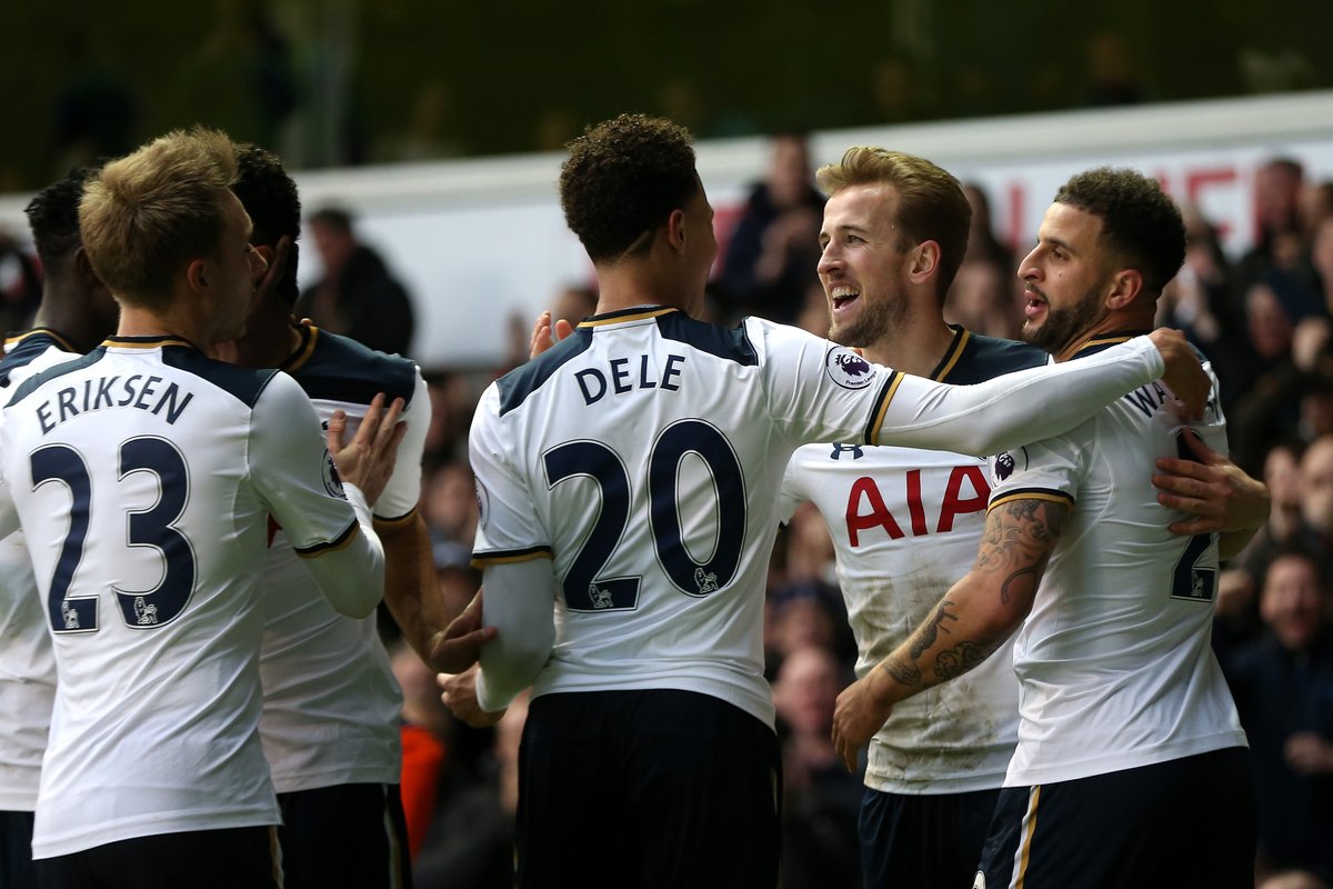 小蜘蛛未获最佳前锋提名，冈萨雷斯晒照：显然他们什么都不懂（小蜘蛛无缘最佳前锋提名，冈萨雷斯晒照质疑：他们根本不懂球）