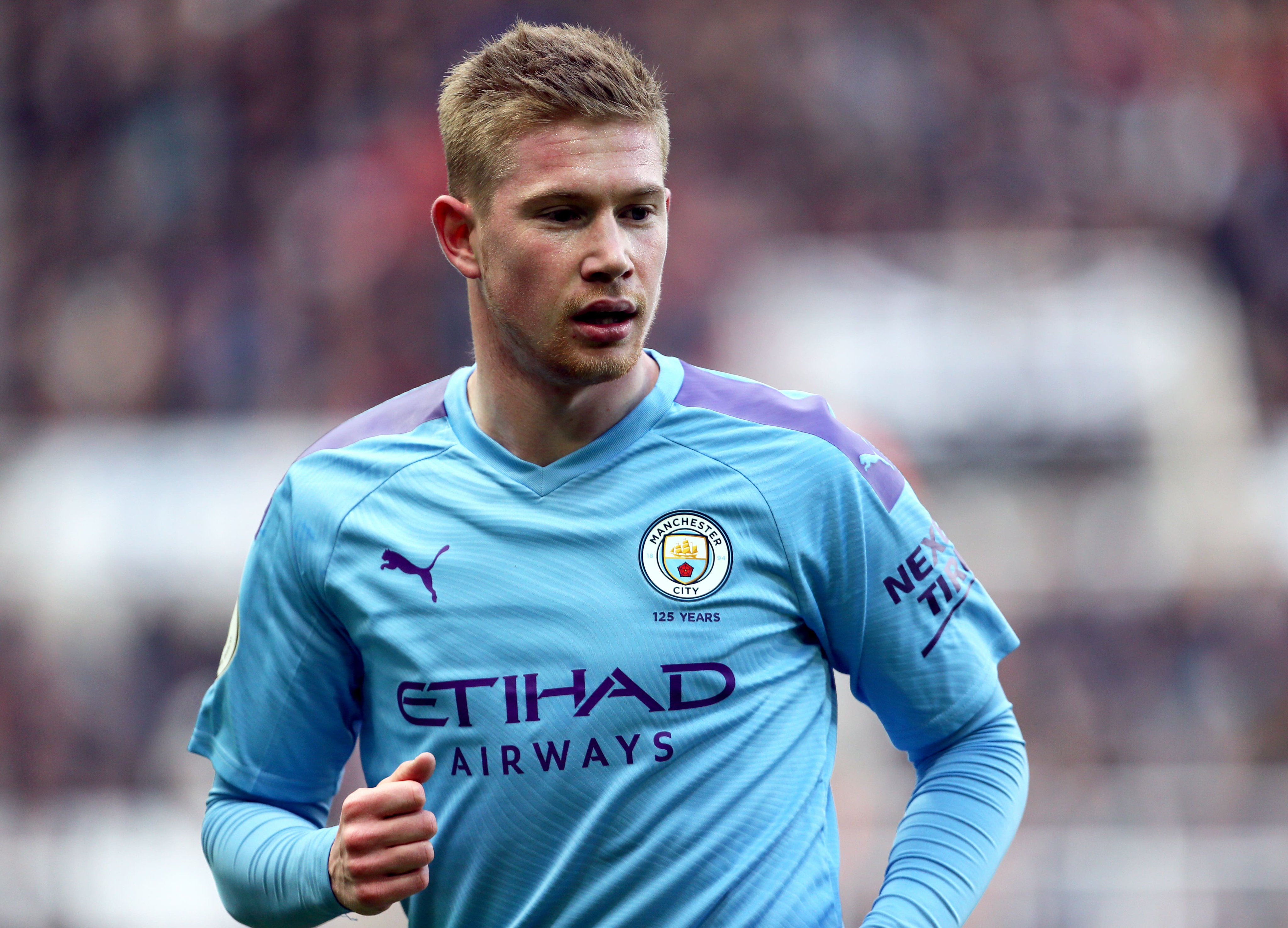 利物浦官方：伊萨克踝关节损伤+腓骨骨折，已于今日接受手术（利物浦官宣：伊萨克踝伤并腓骨骨折，今日已接受手术治疗）