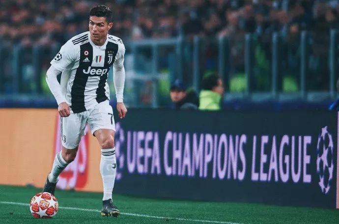 武汉三镇球员邓涵文离队加盟云南玉昆，结束本赛季征程。（武汉三镇邓涵文转会云南玉昆，本赛季就此收官）