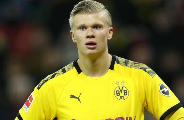 欧冠战报：西蒙屡献神扑，巴尔科拉中框，巴黎0-0闷平毕包（欧冠速递：西蒙高接低挡，巴尔科拉中柱，巴黎0-0与毕包互交白卷）