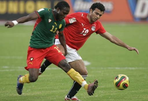 利物浦萨拉赫末段进球险胜热刺（萨拉赫终场前制胜球，利物浦险胜热刺）