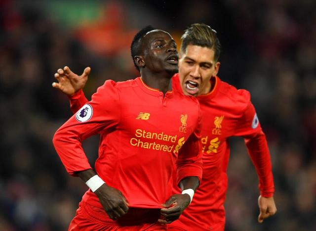 RMC：巴黎的大巴车比赛当晚在毕尔巴鄂市中心遭到石块袭击（RMC称：比赛当晚，巴黎队大巴在毕尔巴鄂市中心遭投石袭击）