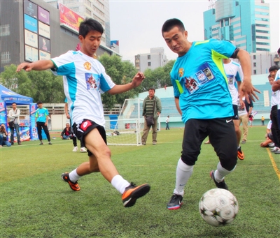 哈兰德：现在看到卡拉格在演播室，我都开始紧张了（哈兰德：每次在演播室看见卡拉格，我都会紧张起来）