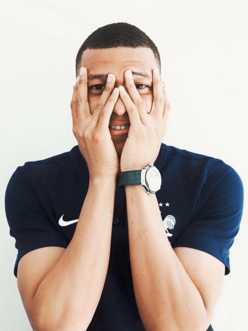 不留情面！东契奇战旧主怒砍35分5篮板11助攻（毫不手软！东契奇对阵旧主轰下35分5篮板11助攻）